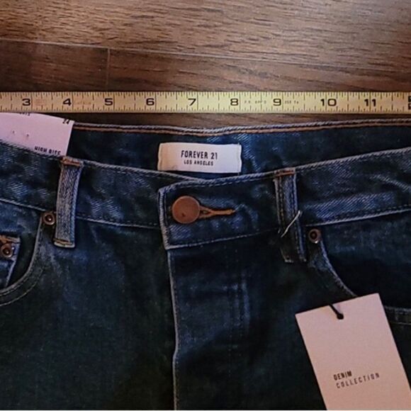 NWT … FOREVER 21 “Size: 24” High Rise Shorts - Picture 8 of 11